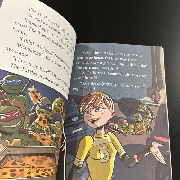 Teenage Mutant Ninja Turtles: Green Team! - A Step Into Reading Step 4 Book - Picture 7 of 9